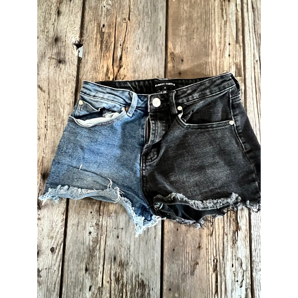 Almost Famous Two Tone Colorblock Denim‎ Shorts Blue Black Raw Hem Womens 3
